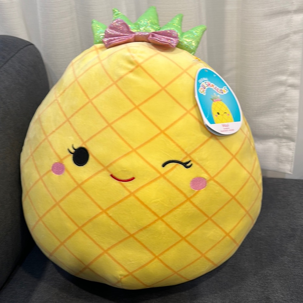 Maui squishmallow